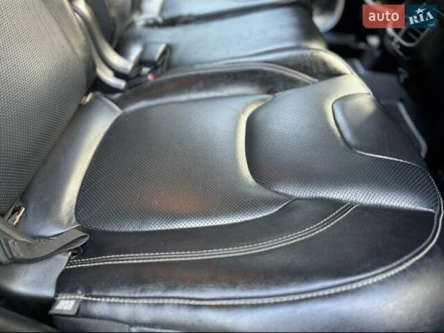 Серый Джип Чероки, объемом двигателя 3.24 л и пробегом 184 тыс. км за 12500 $, фото 16 на Automoto.ua