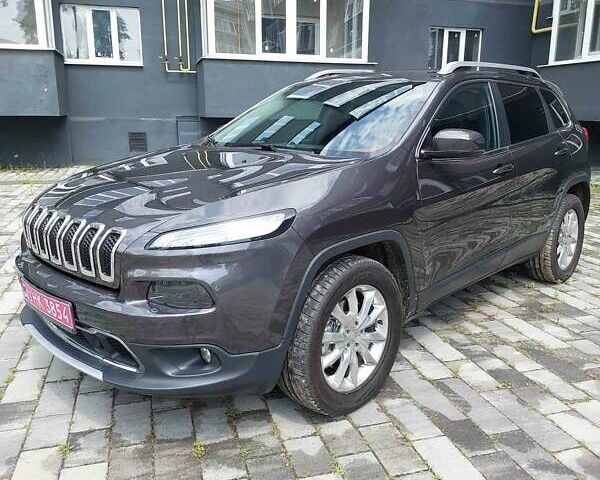 Сірий Джип Cherokee, об'ємом двигуна 1.96 л та пробігом 197 тис. км за 17800 $, фото 3 на Automoto.ua