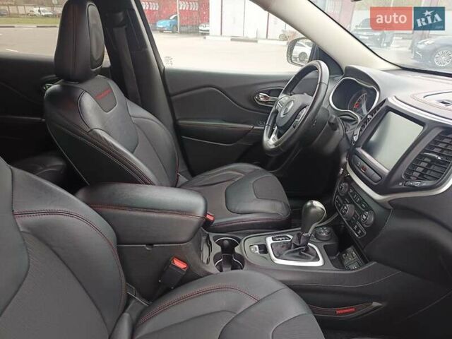 Серый Джип Чероки, объемом двигателя 3.24 л и пробегом 141 тыс. км за 16500 $, фото 18 на Automoto.ua