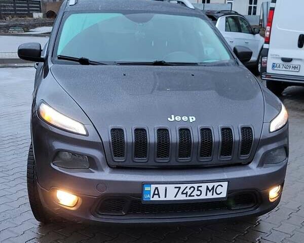 Сірий Джип Cherokee, об'ємом двигуна 3.24 л та пробігом 95 тис. км за 16400 $, фото 9 на Automoto.ua