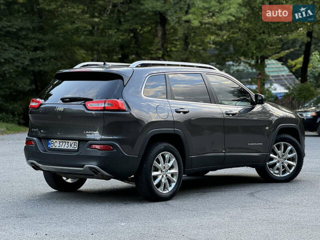 Джип Чероки 2014 в Трускавце на Automoto.ua Серый Джип Чероки, объемом двигателя 3.24 л и пробегом 175 тыс. км за 14900 $, фото 30 на Automoto.ua