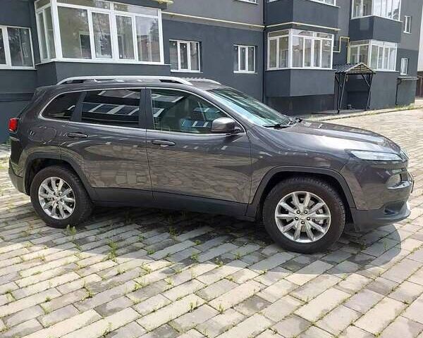 Сірий Джип Cherokee, об'ємом двигуна 1.96 л та пробігом 197 тис. км за 17800 $, фото 7 на Automoto.ua