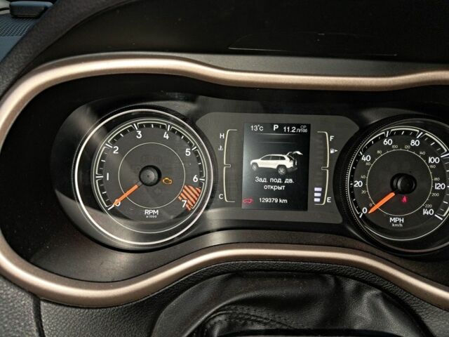 Серый Джип Чероки, объемом двигателя 2.4 л и пробегом 129 тыс. км за 14350 $, фото 4 на Automoto.ua