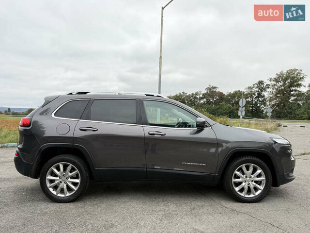 Сірий Джип Cherokee, об'ємом двигуна 2 л та пробігом 239 тис. км за 17500 $, фото 15 на Automoto.ua