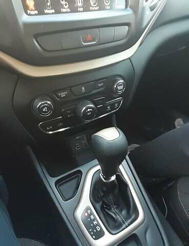Сірий Джип Cherokee, об'ємом двигуна 2.4 л та пробігом 154 тис. км за 13900 $, фото 30 на Automoto.ua