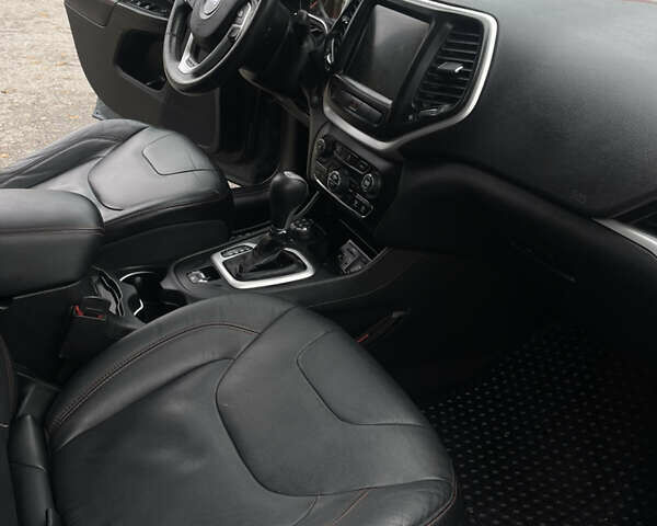 Серый Джип Чероки, объемом двигателя 3.24 л и пробегом 352 тыс. км за 12500 $, фото 30 на Automoto.ua