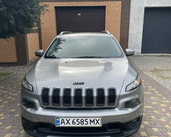 Серый Джип Чероки, объемом двигателя 2.36 л и пробегом 200 тыс. км за 14750 $, фото 16 на Automoto.ua