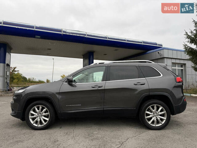 Сірий Джип Cherokee, об'ємом двигуна 2 л та пробігом 239 тис. км за 17500 $, фото 11 на Automoto.ua