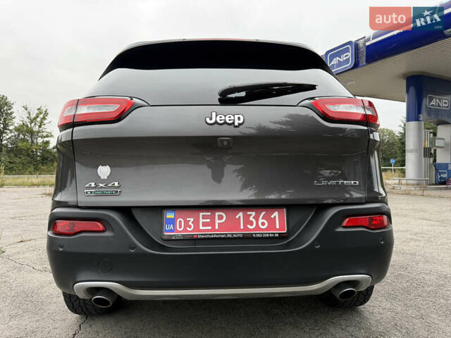 Сірий Джип Cherokee, об'ємом двигуна 2 л та пробігом 239 тис. км за 17500 $, фото 30 на Automoto.ua