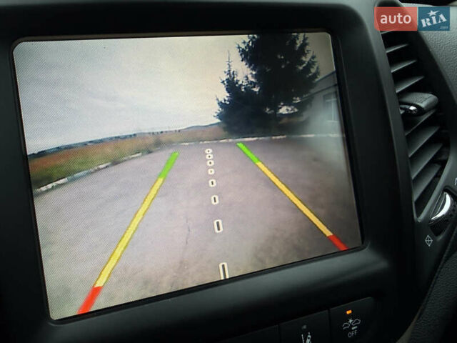 Сірий Джип Cherokee, об'ємом двигуна 2 л та пробігом 239 тис. км за 17500 $, фото 62 на Automoto.ua