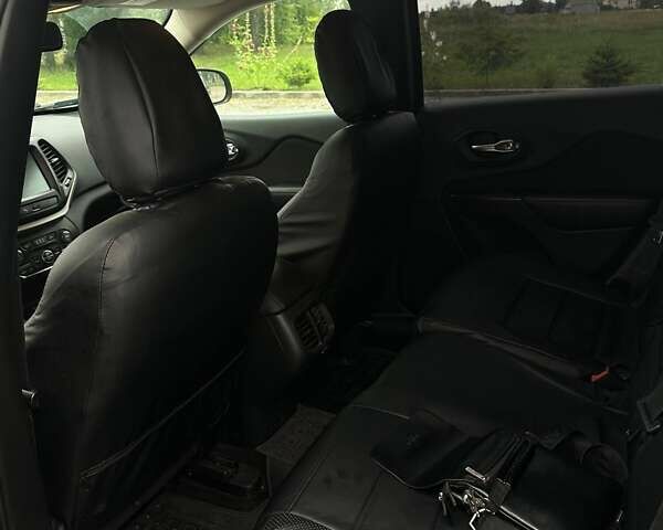 Сірий Джип Cherokee, об'ємом двигуна 1.96 л та пробігом 205 тис. км за 14000 $, фото 31 на Automoto.ua