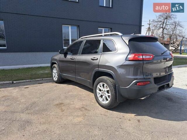 Сірий Джип Cherokee, об'ємом двигуна 3.24 л та пробігом 127 тис. км за 16000 $, фото 6 на Automoto.ua