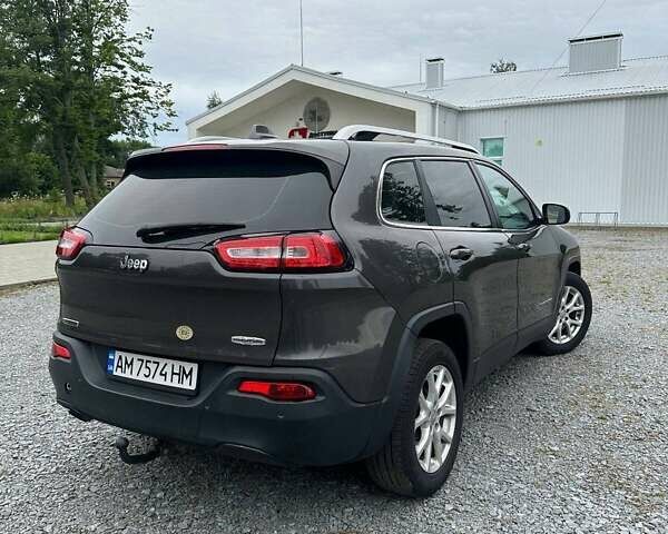 Сірий Джип Cherokee, об'ємом двигуна 1.96 л та пробігом 205 тис. км за 14000 $, фото 2 на Automoto.ua