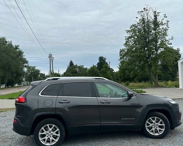 Сірий Джип Cherokee, об'ємом двигуна 1.96 л та пробігом 205 тис. км за 14000 $, фото 7 на Automoto.ua