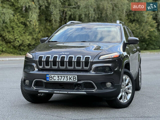 Джип Чероки 2014 в Трускавце на Automoto.ua Серый Джип Чероки, объемом двигателя 3.24 л и пробегом 175 тыс. км за 14900 $, фото 15 на Automoto.ua