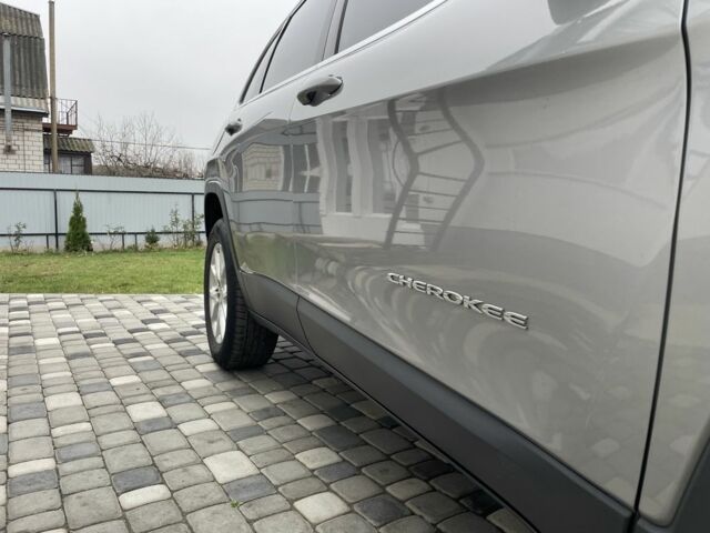 Серый Джип Чероки, объемом двигателя 2.4 л и пробегом 130 тыс. км за 13300 $, фото 9 на Automoto.ua