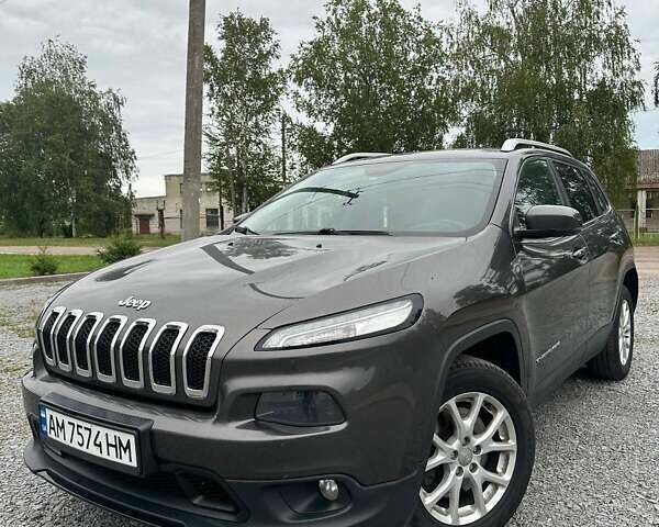 Сірий Джип Cherokee, об'ємом двигуна 1.96 л та пробігом 205 тис. км за 14000 $, фото 14 на Automoto.ua