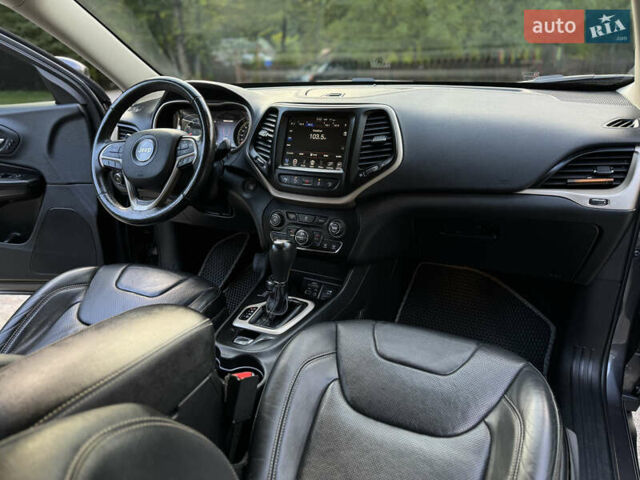 Джип Чероки 2014 в Трускавце на Automoto.ua Серый Джип Чероки, объемом двигателя 3.24 л и пробегом 175 тыс. км за 14900 $, фото 61 на Automoto.ua
