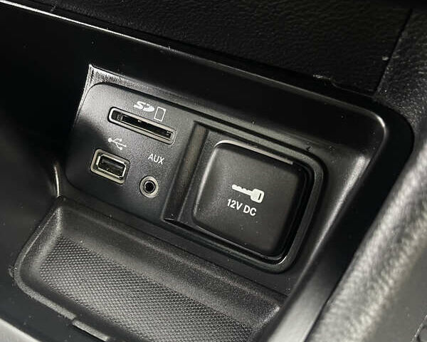 Серый Джип Чероки, объемом двигателя 3.24 л и пробегом 352 тыс. км за 12500 $, фото 33 на Automoto.ua