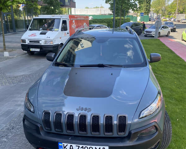 Сірий Джип Cherokee, об'ємом двигуна 2.4 л та пробігом 189 тис. км за 13250 $, фото 2 на Automoto.ua