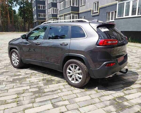 Сірий Джип Cherokee, об'ємом двигуна 1.96 л та пробігом 197 тис. км за 17800 $, фото 6 на Automoto.ua