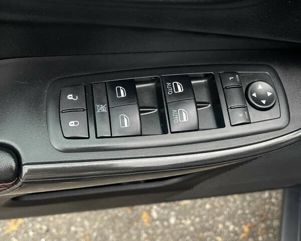 Серый Джип Чероки, объемом двигателя 3.24 л и пробегом 352 тыс. км за 12500 $, фото 20 на Automoto.ua