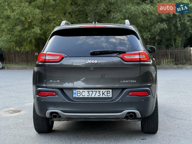 Джип Чероки 2014 в Трускавце на Automoto.ua Серый Джип Чероки, объемом двигателя 3.24 л и пробегом 175 тыс. км за 14900 $, фото 31 на Automoto.ua