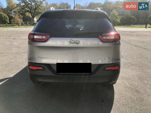 Сірий Джип Cherokee, об'ємом двигуна 3.24 л та пробігом 134 тис. км за 12500 $, фото 7 на Automoto.ua
