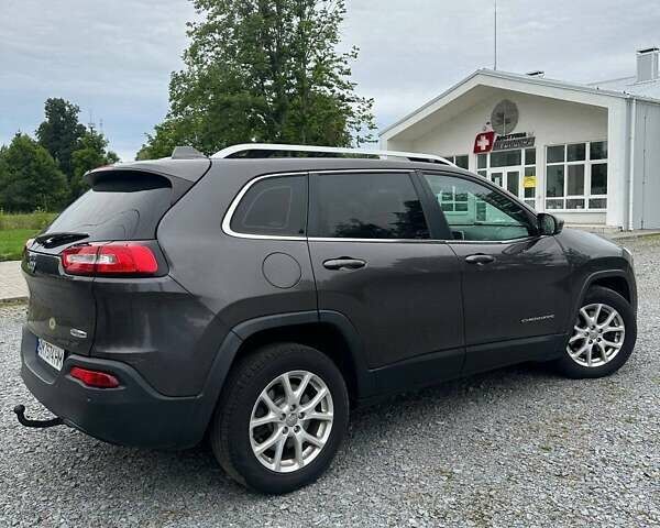 Сірий Джип Cherokee, об'ємом двигуна 1.96 л та пробігом 205 тис. км за 14000 $, фото 6 на Automoto.ua