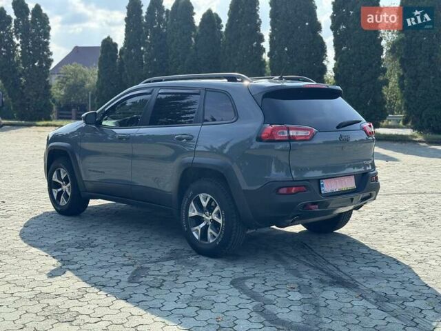 Сірий Джип Cherokee, об'ємом двигуна 3.2 л та пробігом 302 тис. км за 15500 $, фото 3 на Automoto.ua