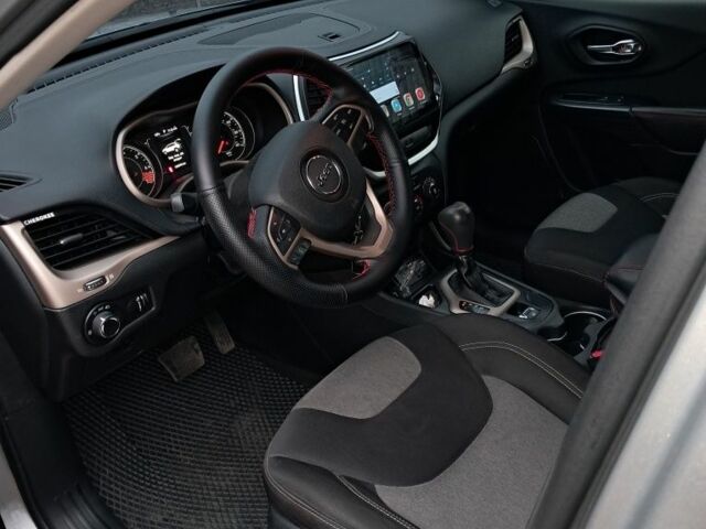 Серый Джип Чероки, объемом двигателя 2.4 л и пробегом 129 тыс. км за 14350 $, фото 7 на Automoto.ua