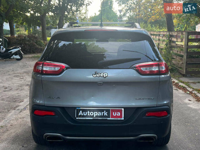 Джип Чероки 2015 в Киеве на Automoto.ua Серый Джип Чероки, объемом двигателя 3.2 л и пробегом 224 тыс. км за 14490 $, фото 8 на Automoto.ua