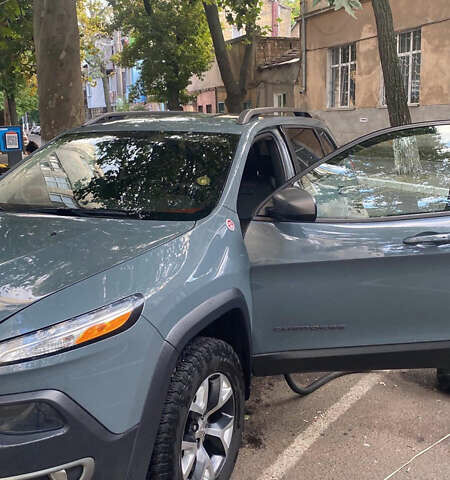 Сірий Джип Cherokee, об'ємом двигуна 3.24 л та пробігом 190 тис. км за 18000 $, фото 9 на Automoto.ua