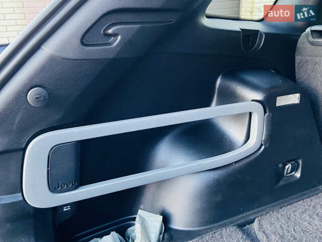 Сірий Джип Cherokee, об'ємом двигуна 2.36 л та пробігом 122 тис. км за 11800 $, фото 33 на Automoto.ua