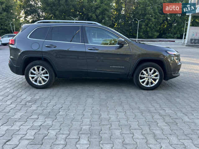 Сірий Джип Cherokee, об'ємом двигуна 3.24 л та пробігом 194 тис. км за 16200 $, фото 7 на Automoto.ua