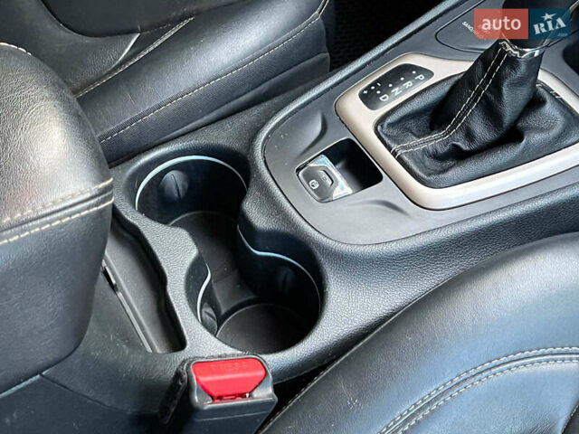 Джип Чероки 2015 в Киеве на Automoto.ua Серый Джип Чероки, объемом двигателя 3.2 л и пробегом 224 тыс. км за 14490 $, фото 34 на Automoto.ua