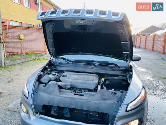 Сірий Джип Cherokee, об'ємом двигуна 2.36 л та пробігом 122 тис. км за 11800 $, фото 27 на Automoto.ua