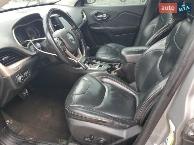 Сірий Джип Cherokee, об'ємом двигуна 3.24 л та пробігом 186 тис. км за 2900 $, фото 6 на Automoto.ua