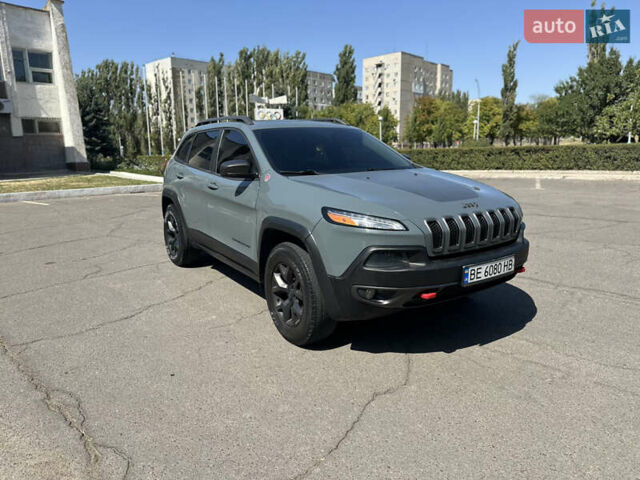 Сірий Джип Cherokee, об'ємом двигуна 3.24 л та пробігом 235 тис. км за 15500 $, фото 5 на Automoto.ua