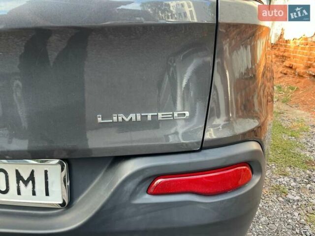 Серый Джип Чероки, объемом двигателя 2.36 л и пробегом 186 тыс. км за 15700 $, фото 67 на Automoto.ua