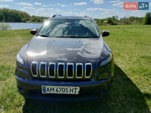 Серый Джип Чероки, объемом двигателя 2.36 л и пробегом 132 тыс. км за 12100 $, фото 1 на Automoto.ua
