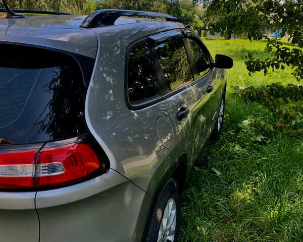 Серый Джип Чероки, объемом двигателя 2.4 л и пробегом 230 тыс. км за 12400 $, фото 10 на Automoto.ua