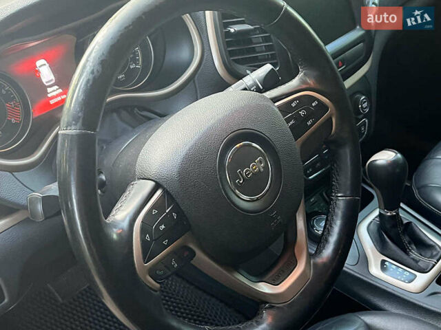 Джип Чероки 2015 в Киеве на Automoto.ua Серый Джип Чероки, объемом двигателя 3.2 л и пробегом 224 тыс. км за 14490 $, фото 22 на Automoto.ua