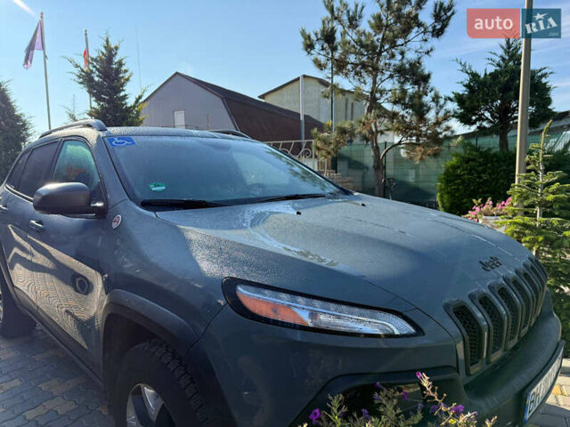 Сірий Джип Cherokee, об'ємом двигуна 3.24 л та пробігом 190 тис. км за 18000 $, фото 6 на Automoto.ua