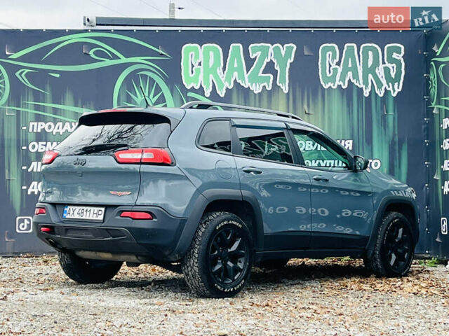 Серый Джип Чероки, объемом двигателя 2.36 л и пробегом 169 тыс. км за 12600 $, фото 5 на Automoto.ua