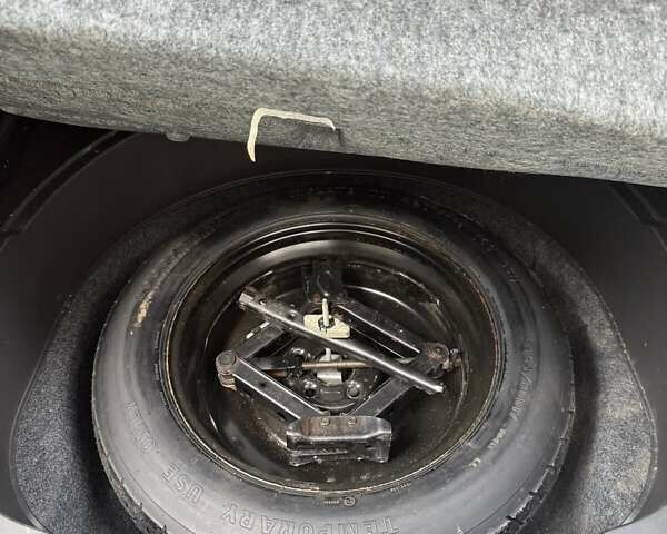 Джип Чероки 2015 в Киеве на Automoto.ua Серый Джип Чероки, объемом двигателя 3.24 л и пробегом 103 тыс. км за 15300 $, фото 10 на Automoto.ua