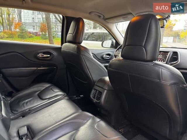 Сірий Джип Cherokee, об'ємом двигуна 3.2 л та пробігом 224 тис. км за 12290 $, фото 28 на Automoto.ua