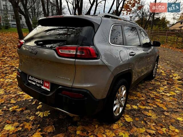 Сірий Джип Cherokee, об'ємом двигуна 3.2 л та пробігом 224 тис. км за 12290 $, фото 5 на Automoto.ua