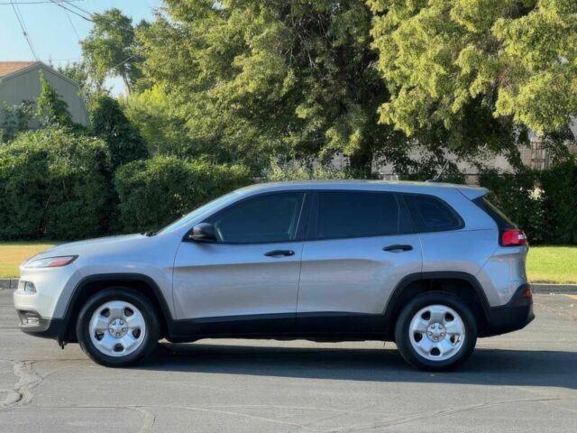 Сірий Джип Cherokee, об'ємом двигуна 2.4 л та пробігом 71 тис. км за 5800 $, фото 4 на Automoto.ua