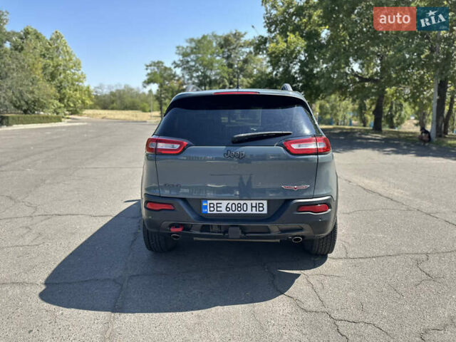 Сірий Джип Cherokee, об'ємом двигуна 3.24 л та пробігом 235 тис. км за 15500 $, фото 8 на Automoto.ua